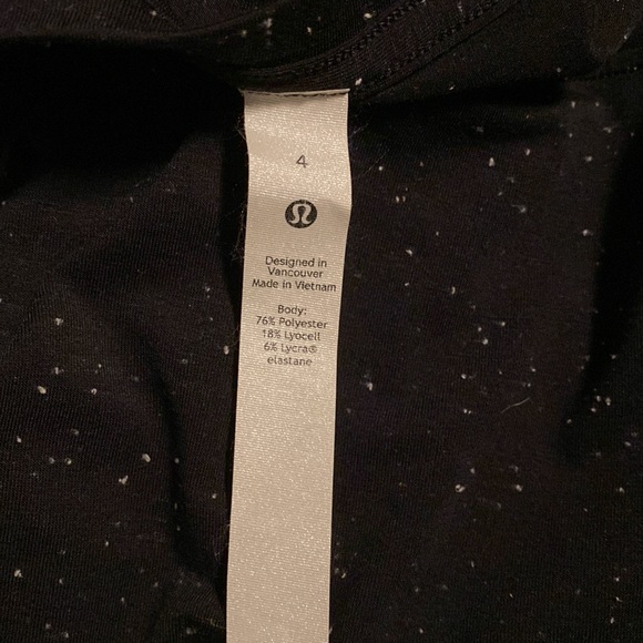 ❤️ Lululemon All Yours Boyfriend Tee Black Splatter Size 4 NWOT - Picture 4 of 5
